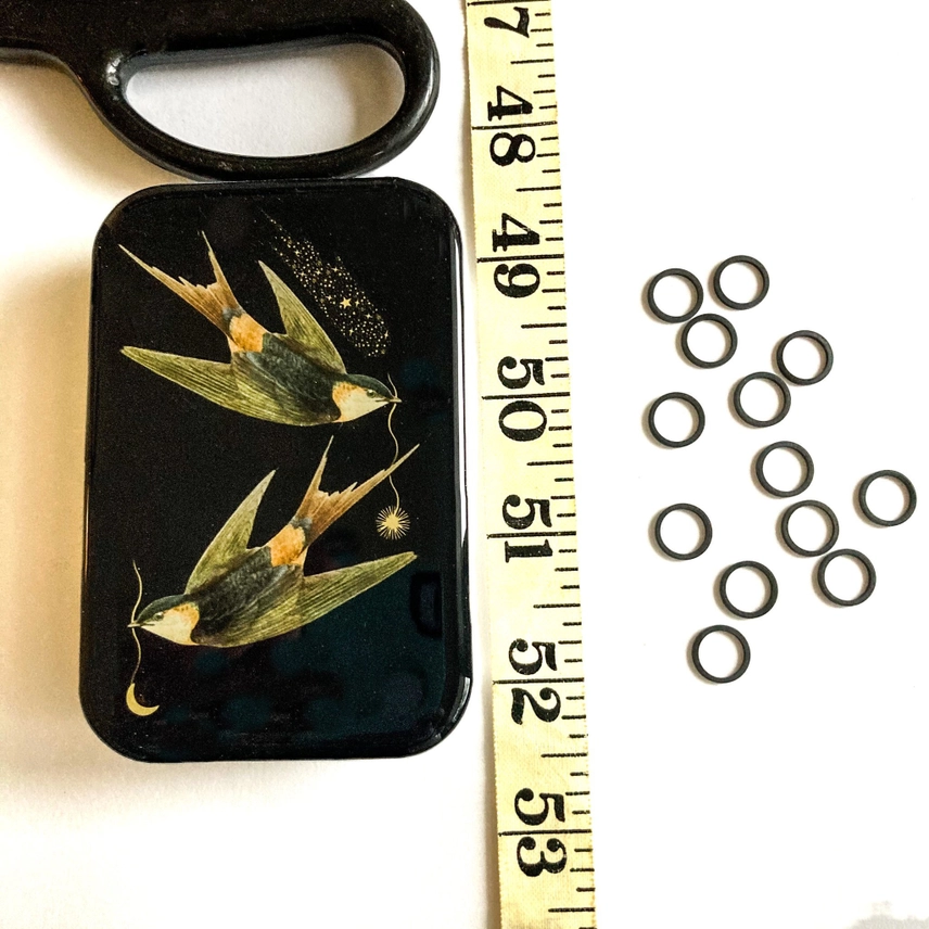 swallows tin lg